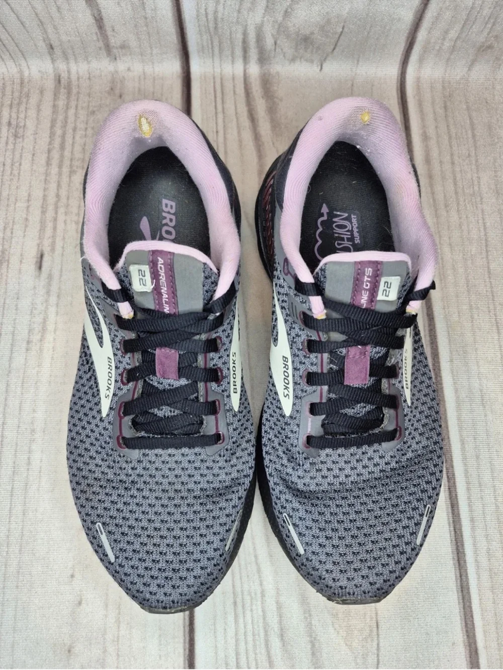 Brooks Adrenaline GTS 22 Women's Size 9D Wide Running Shoes Pearl Black